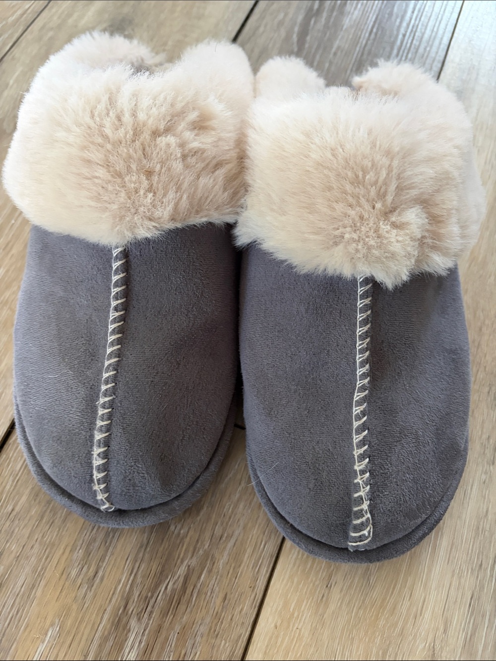 Cozy Faux-Shearling Lined Slippers - Gray with Cream Trim